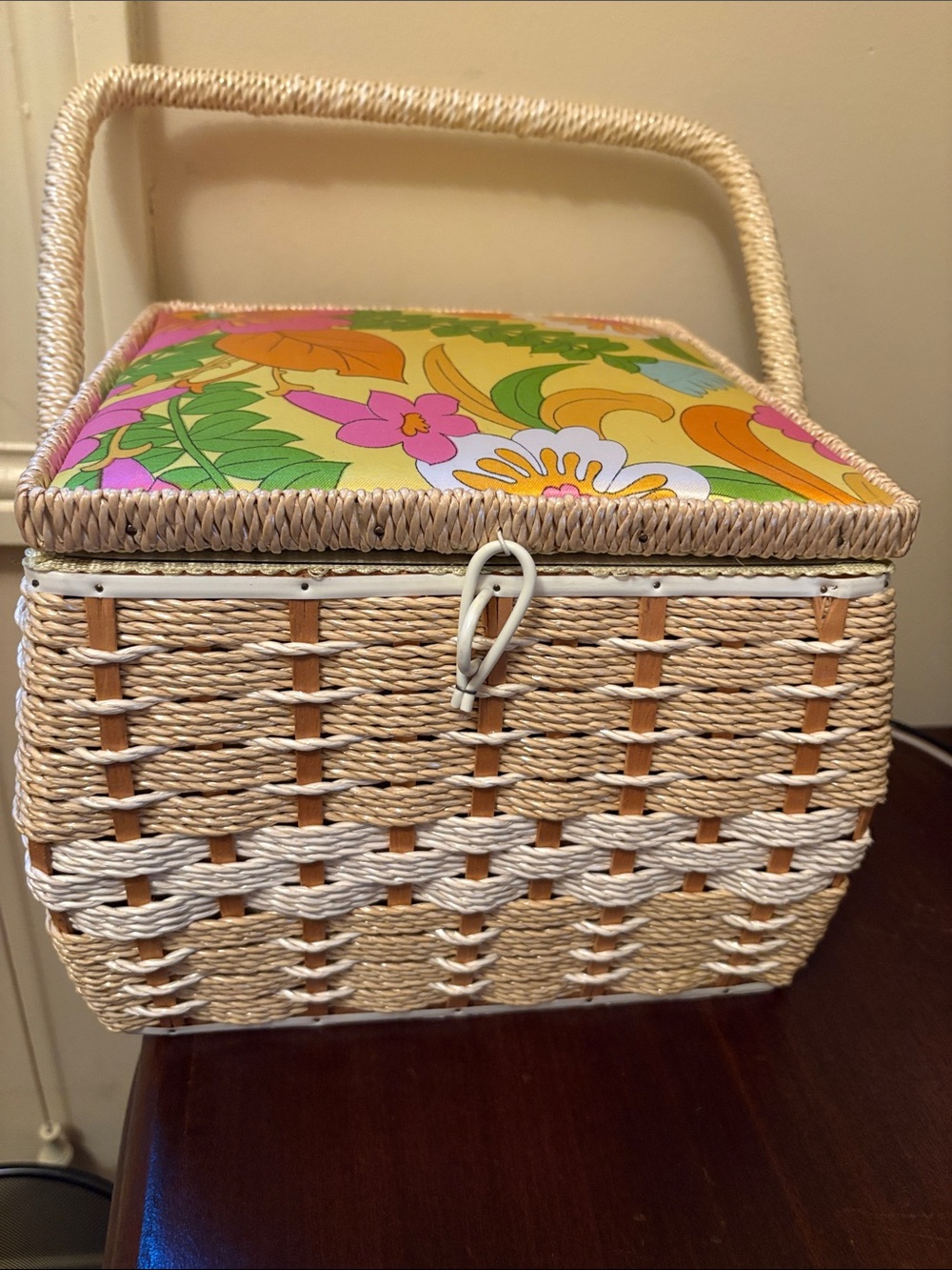 Woven Straw wicker sewing Basket, satin lining with Bright Floral Lid - Natural